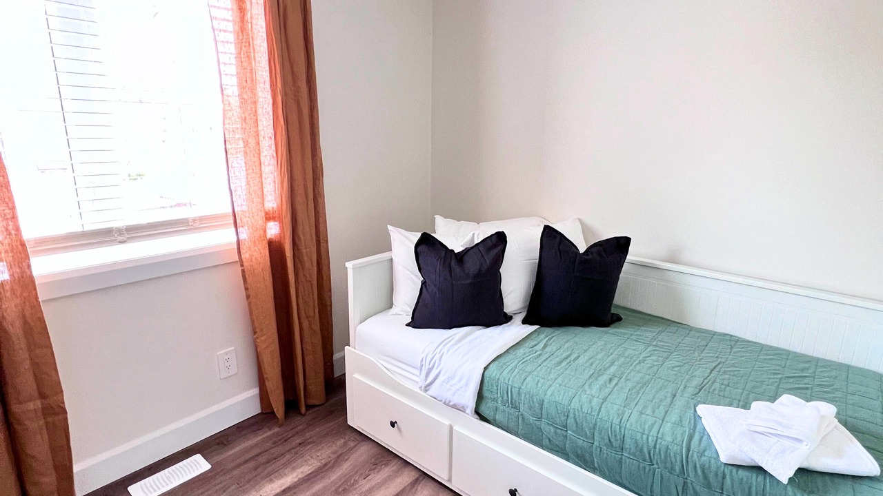 Photo of Bedroom in Sarnia