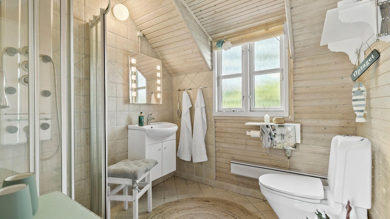 Photo of Bathroom in Hvalpsund