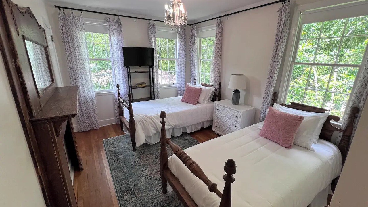 Photo of Bedroom in Forest Hills