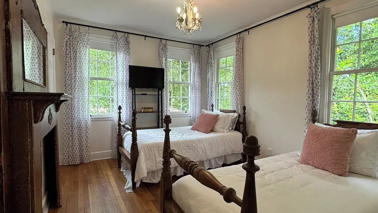 Photo of Bedroom in Forest Hills