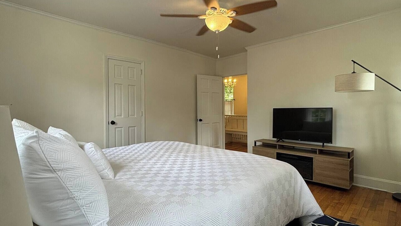 Photo of Bedroom in Forest Hills