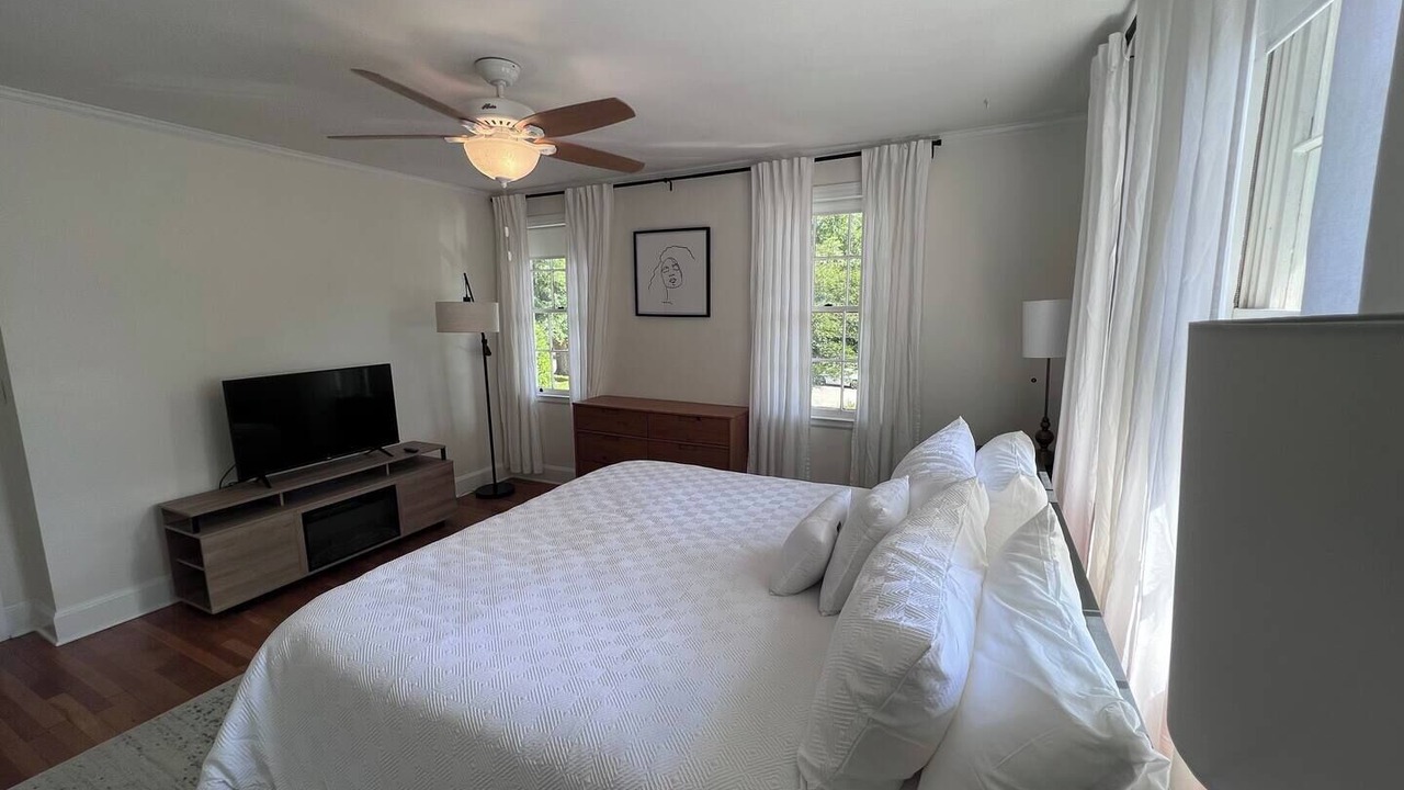 Photo of Bedroom in Forest Hills