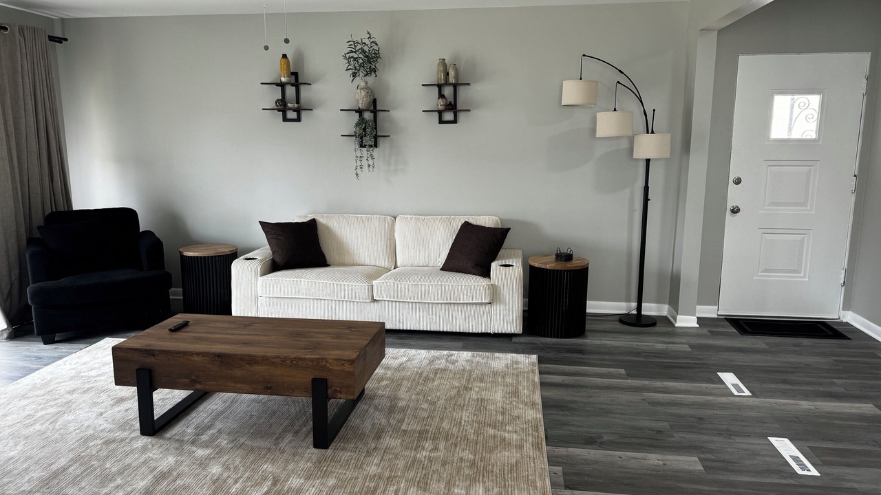 Photo of Livingroom in Elmhurst