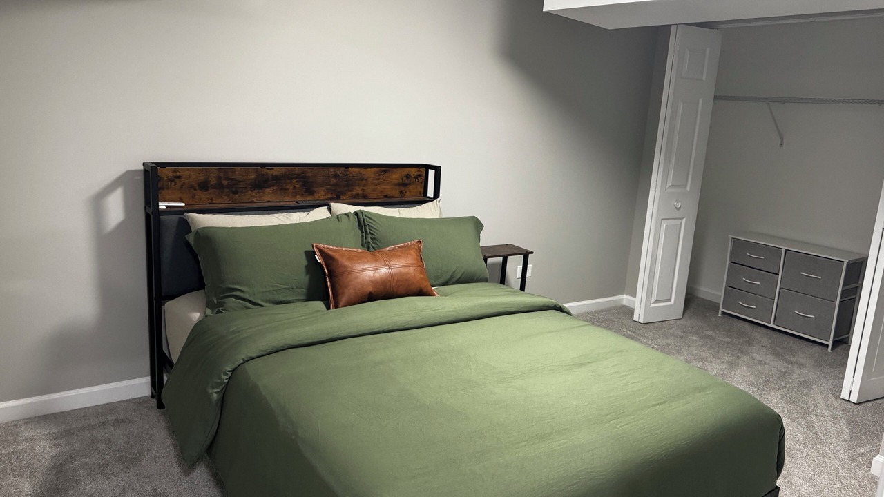 Photo of Bedroom in Elmhurst