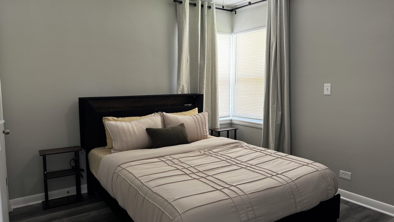 Photo of Bedroom in Elmhurst