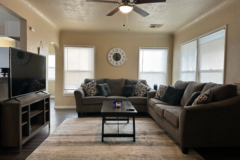 Photo of Livingroom in Hanford