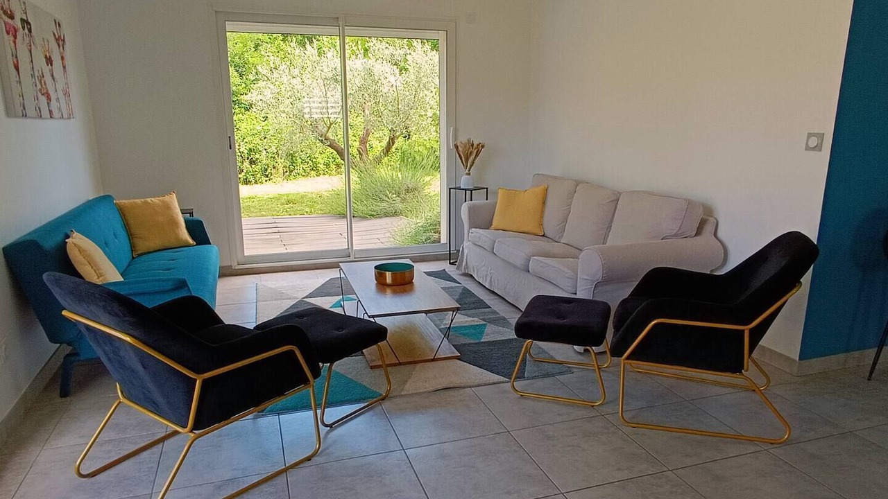 Photo of Livingroom in Lezan