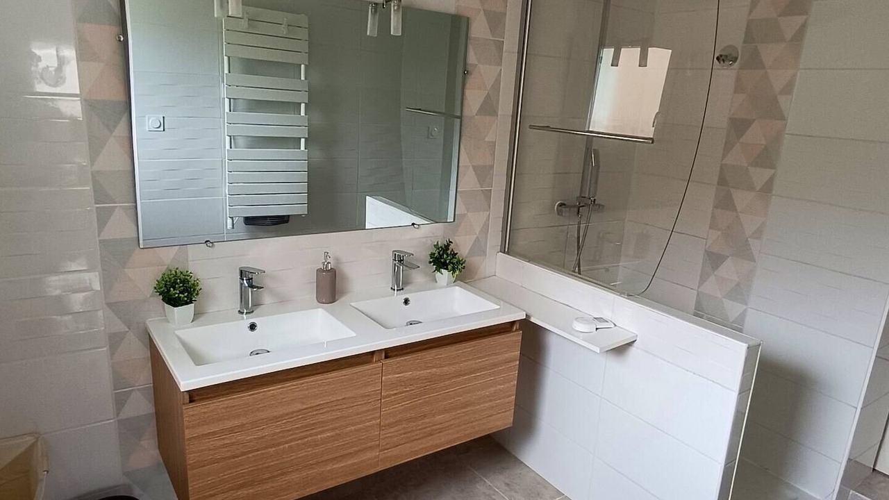 Photo of Bathroom in Lezan