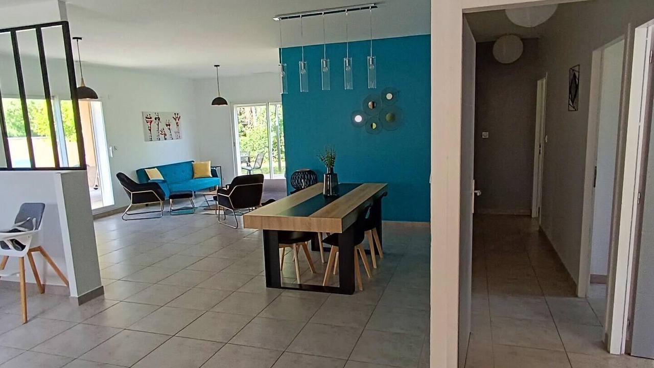 Photo of Livingroom in Lezan