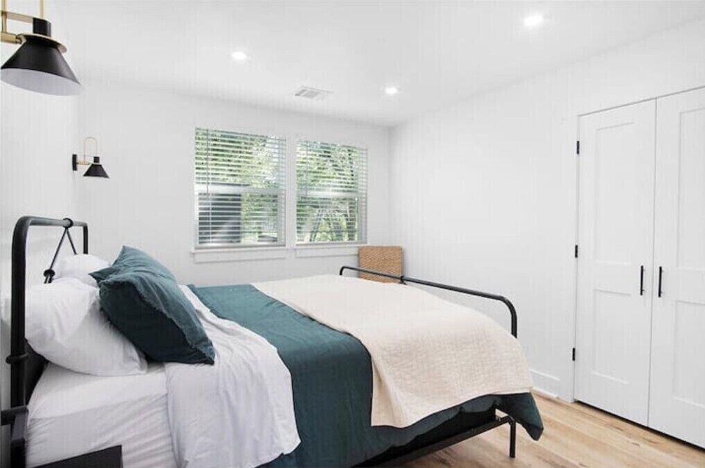 Photo of Bedroom in Garden Acres