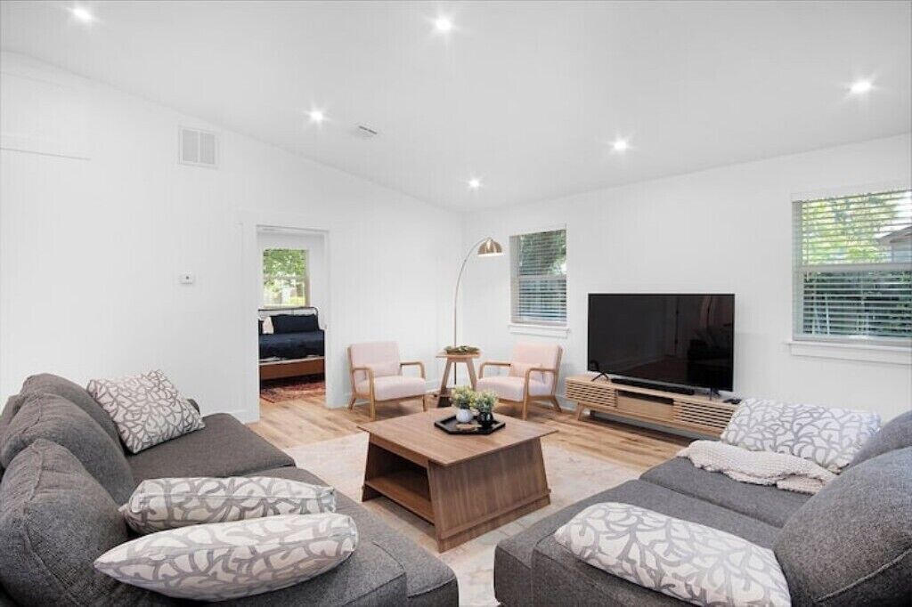 Photo of Livingroom in Garden Acres