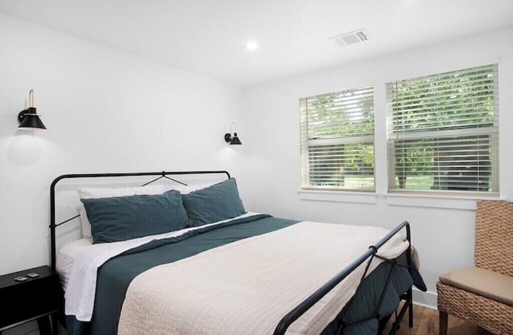 Photo of Bedroom in Garden Acres