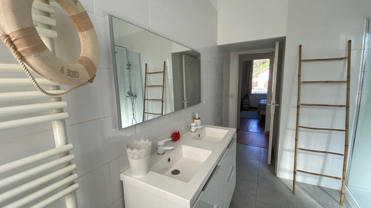 Photo of Bathroom in Saint-Henri