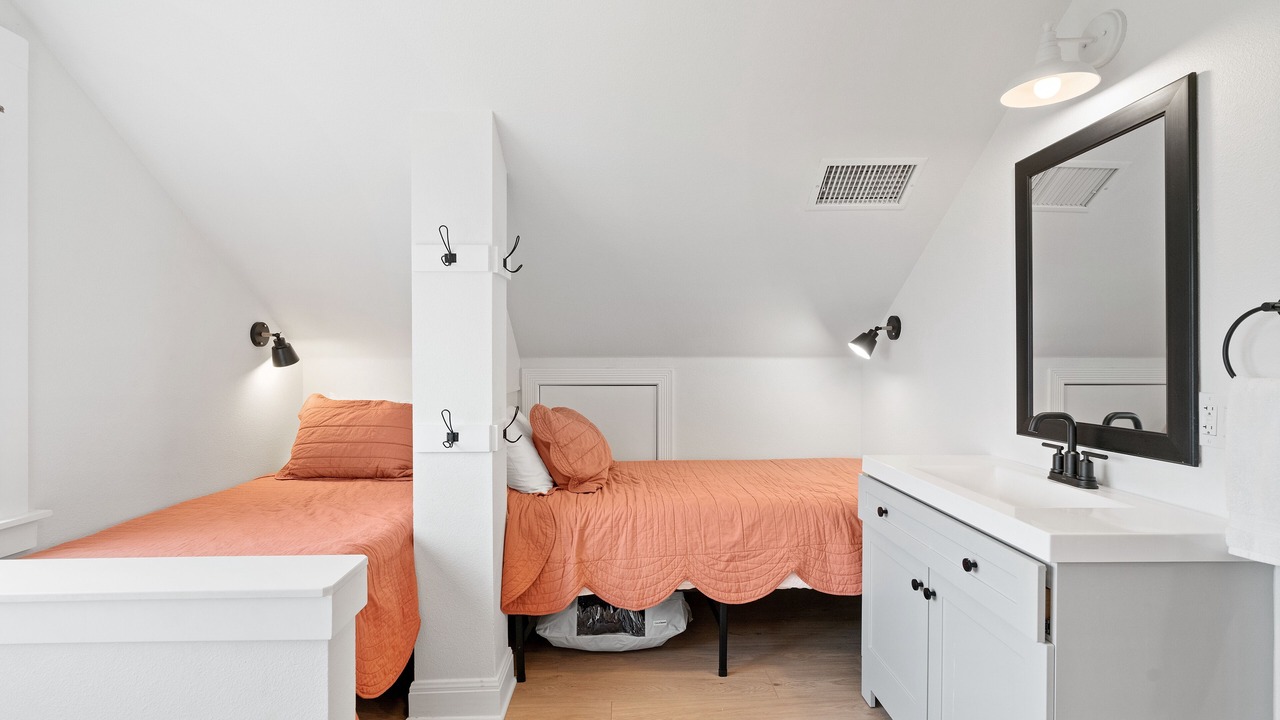 Photo of Bedroom in Tow