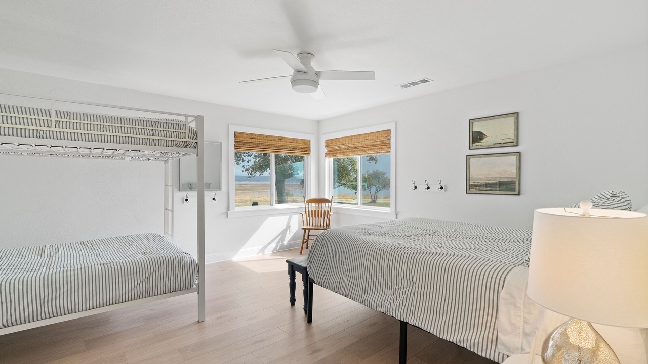 Photo of Bedroom in Tow