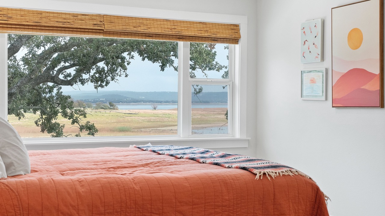 Photo of Bedroom in Tow
