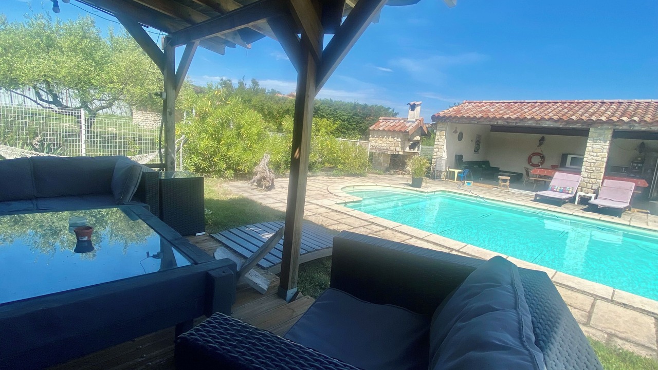 Photo of Outdoor in Alba-la-Romaine