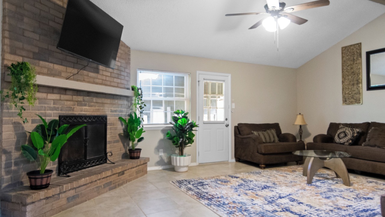 Photo of Livingroom in North Richland Hills