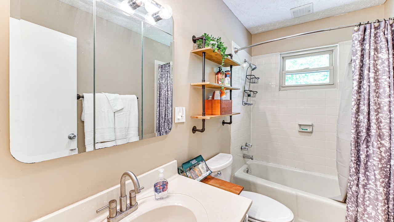 Photo of Bathroom in Gray