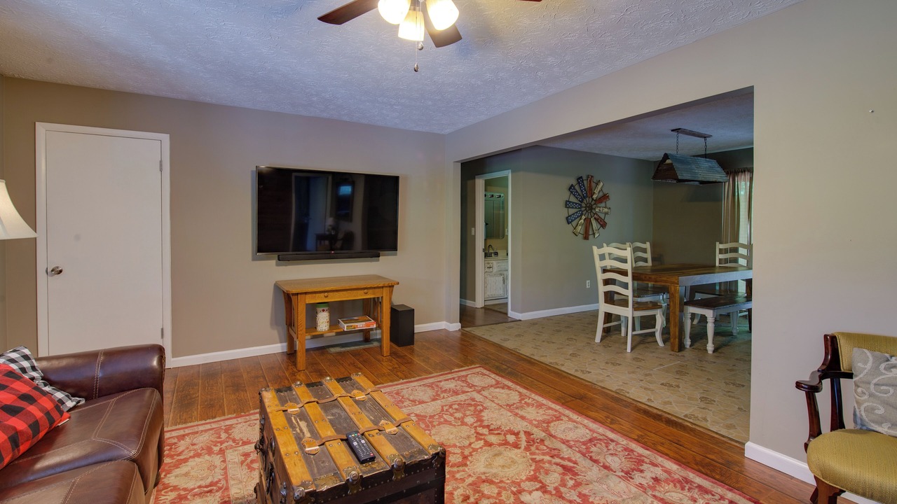 Photo of Livingroom in Gray