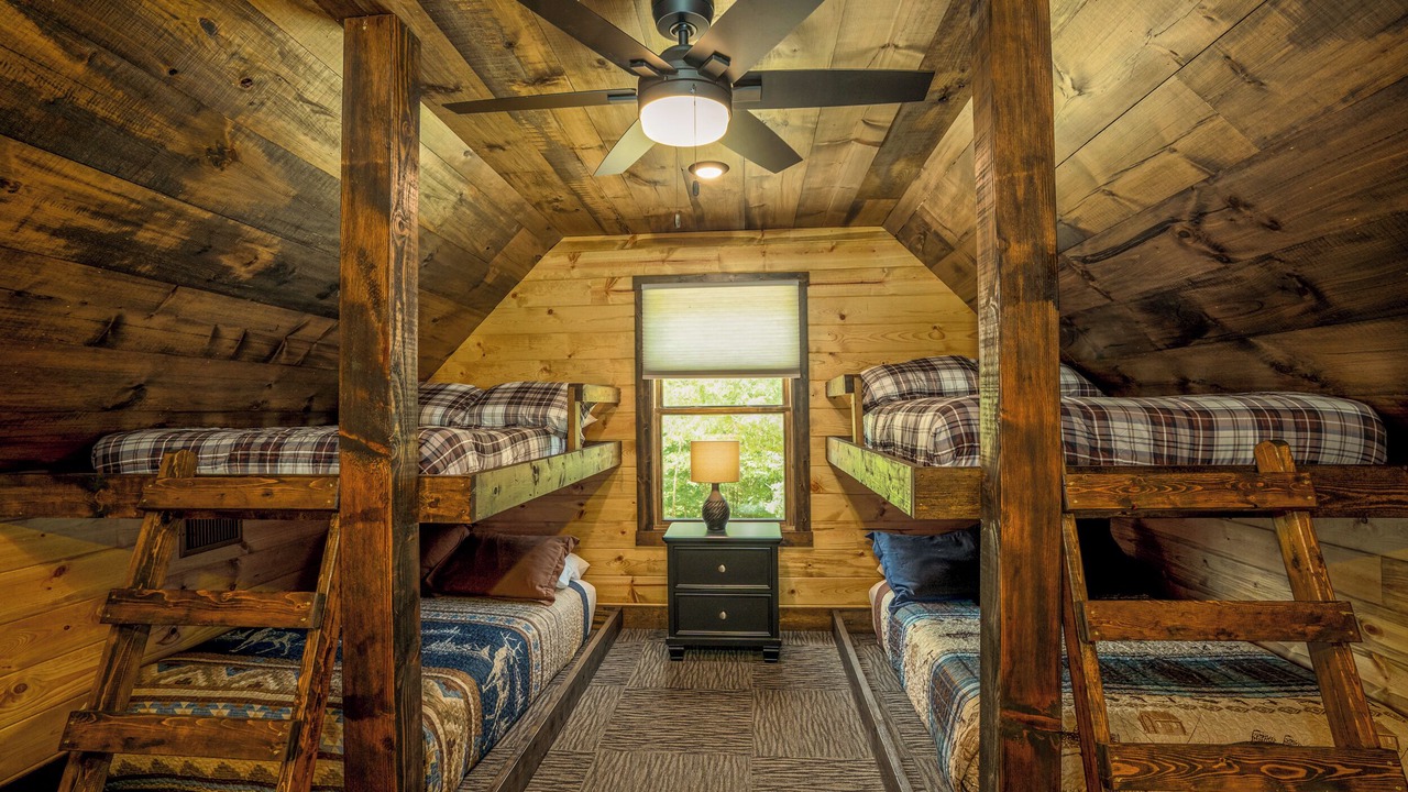 Photo of Bedroom in Bennett Springs