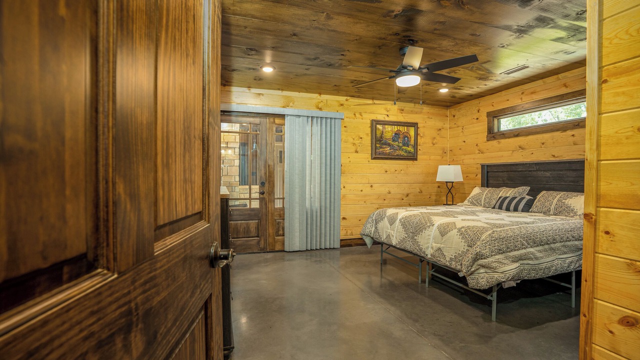 Photo of Bedroom in Bennett Springs