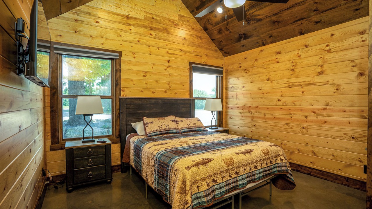 Photo of Bedroom in Bennett Springs