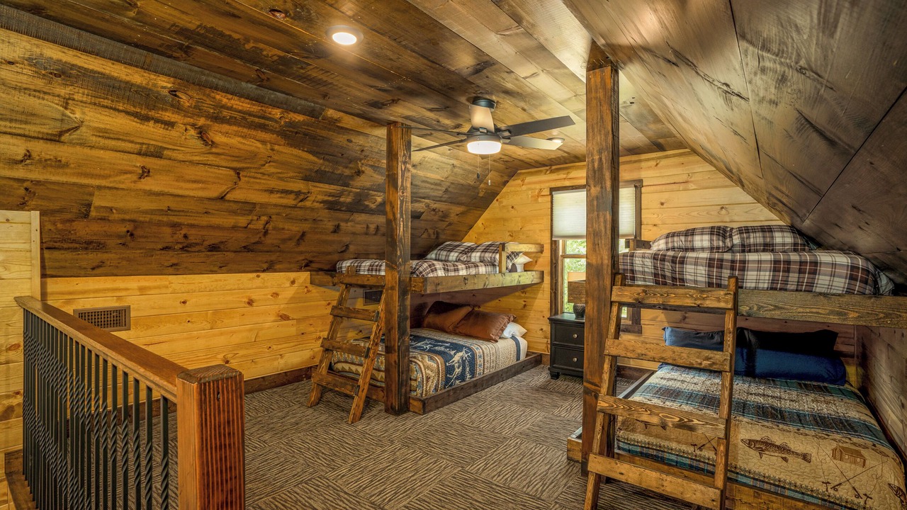 Photo of Bedroom in Bennett Springs