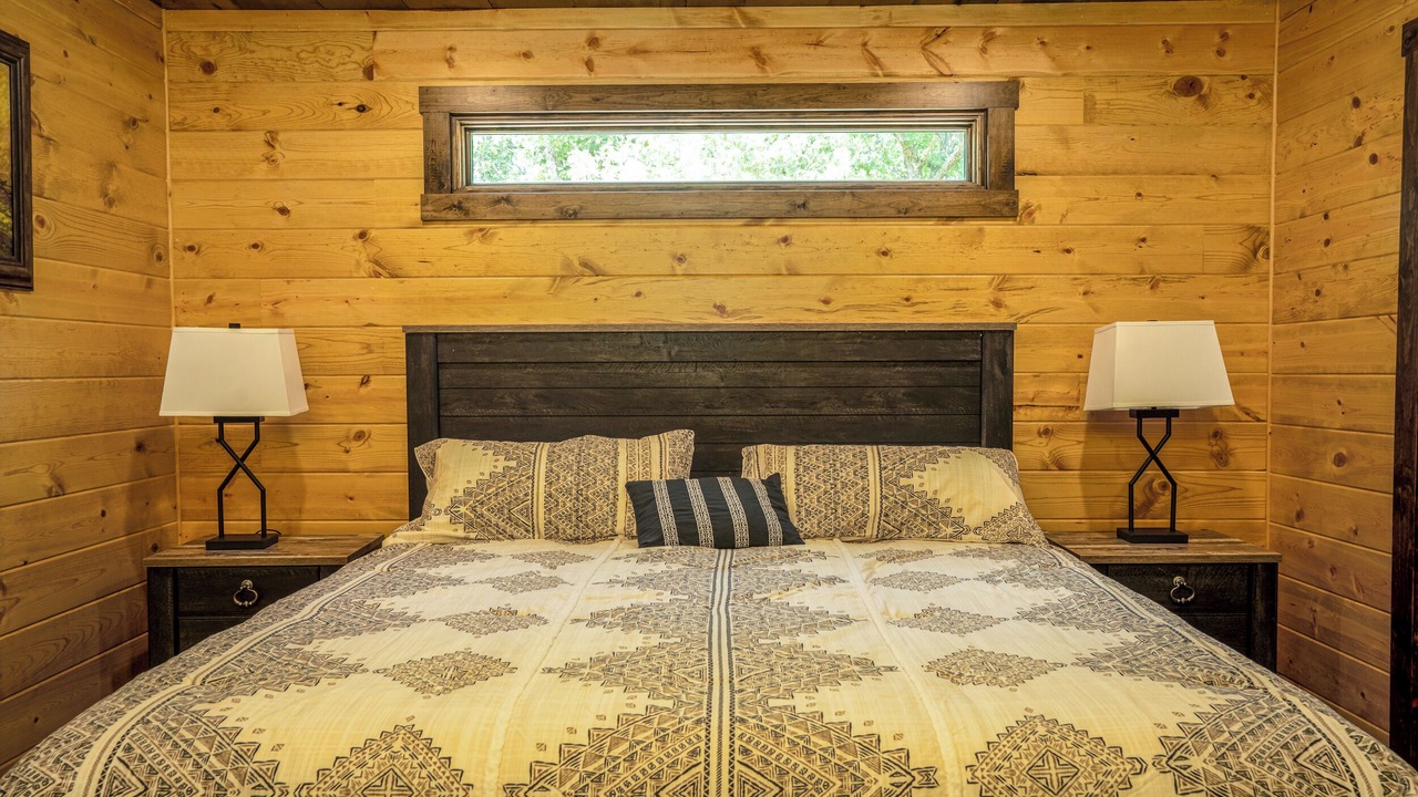 Photo of Bedroom in Bennett Springs
