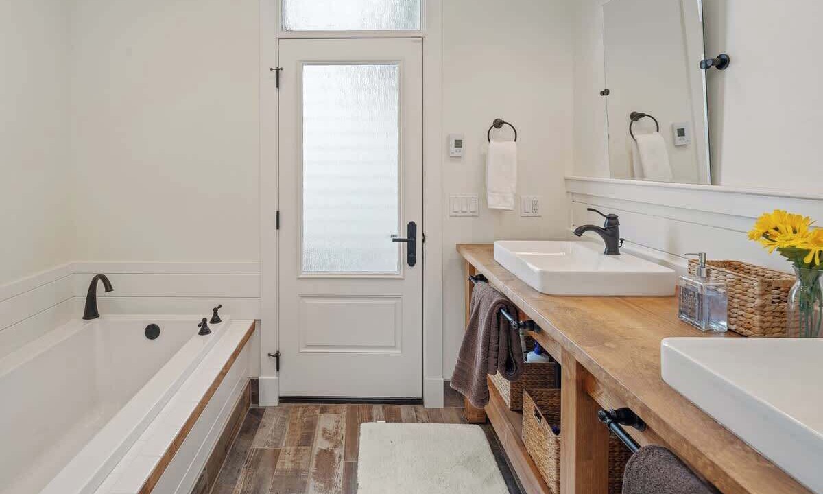 Photo of Bathroom in Laclede