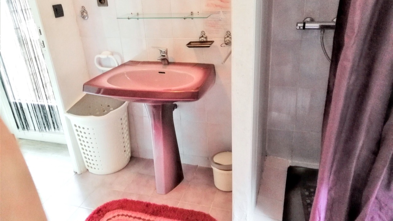 Photo of Bathroom in Villeneuve d'Aveyron