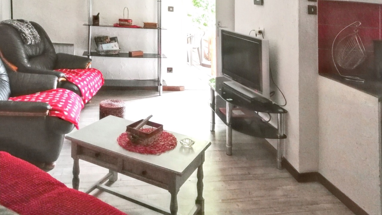 Photo of Livingroom in Villeneuve d'Aveyron