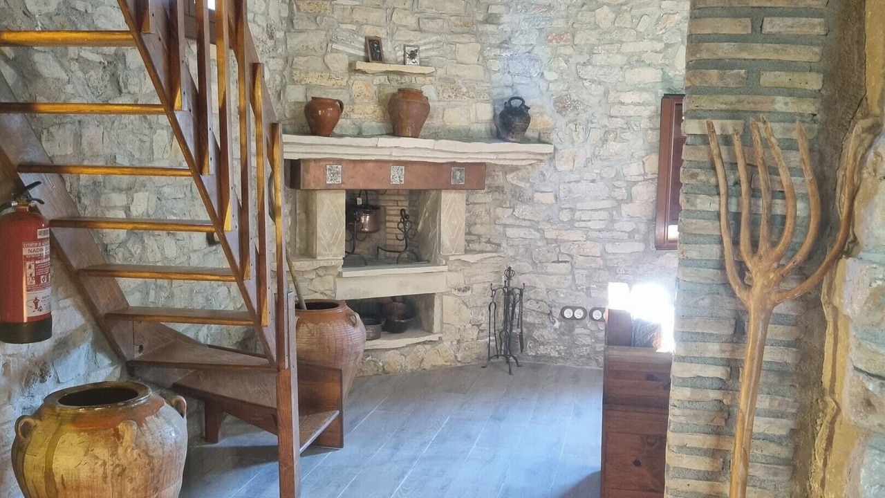 Photo of Others in Querol