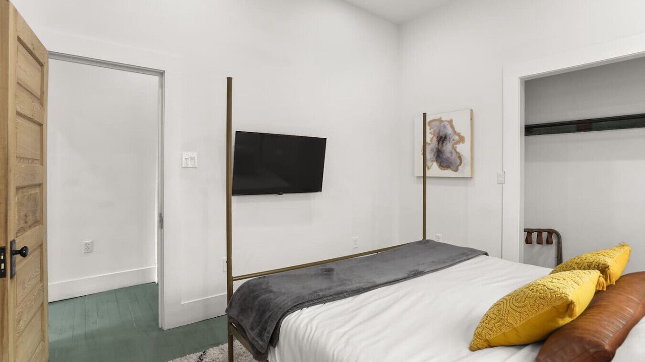 Photo of Bedroom in South 7th Ward