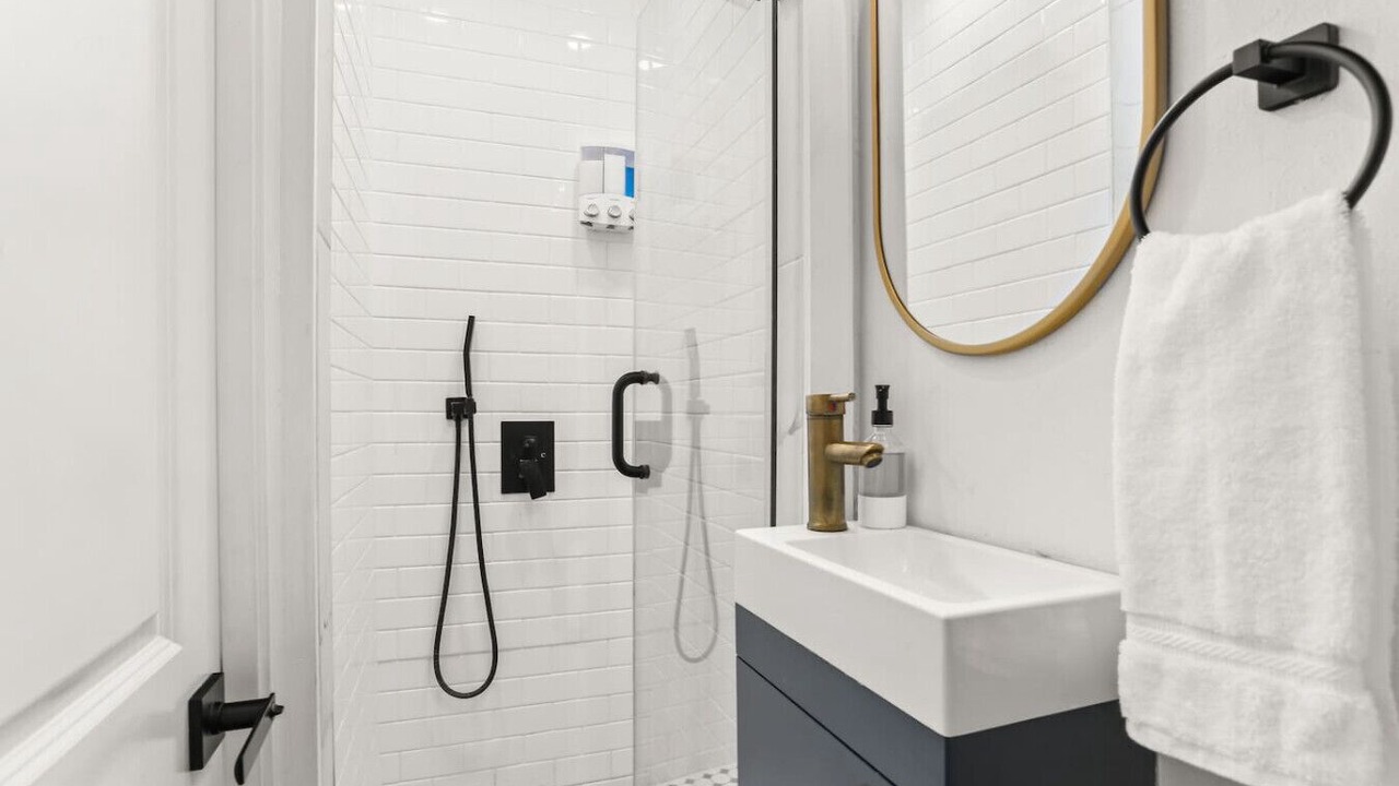 Photo of Bathroom in Tulane - Gravier