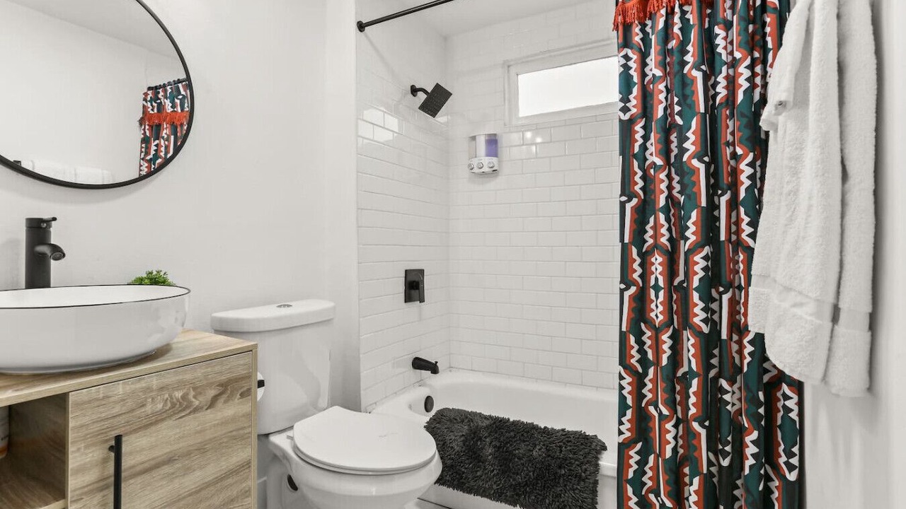 Photo of Bathroom in Tulane - Gravier