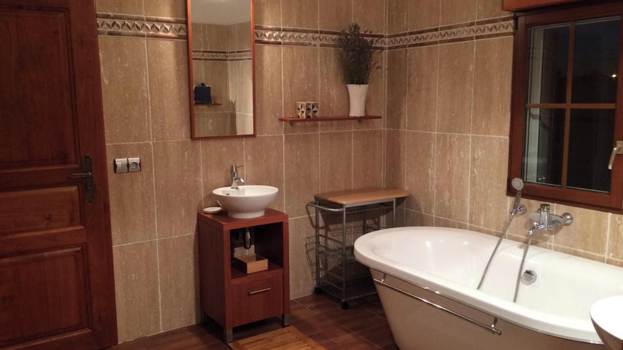 Photo of Bathroom in Saint-Cyr-sur-Loire