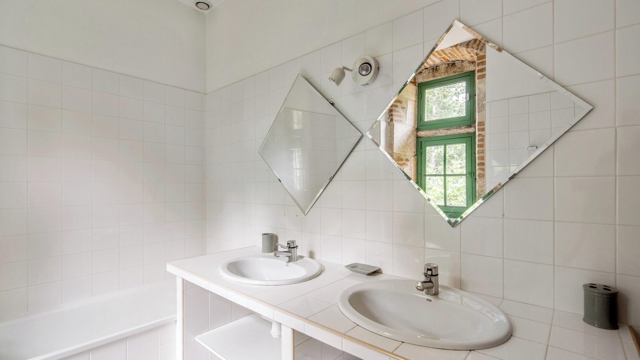 Photo of Bathroom in Salies