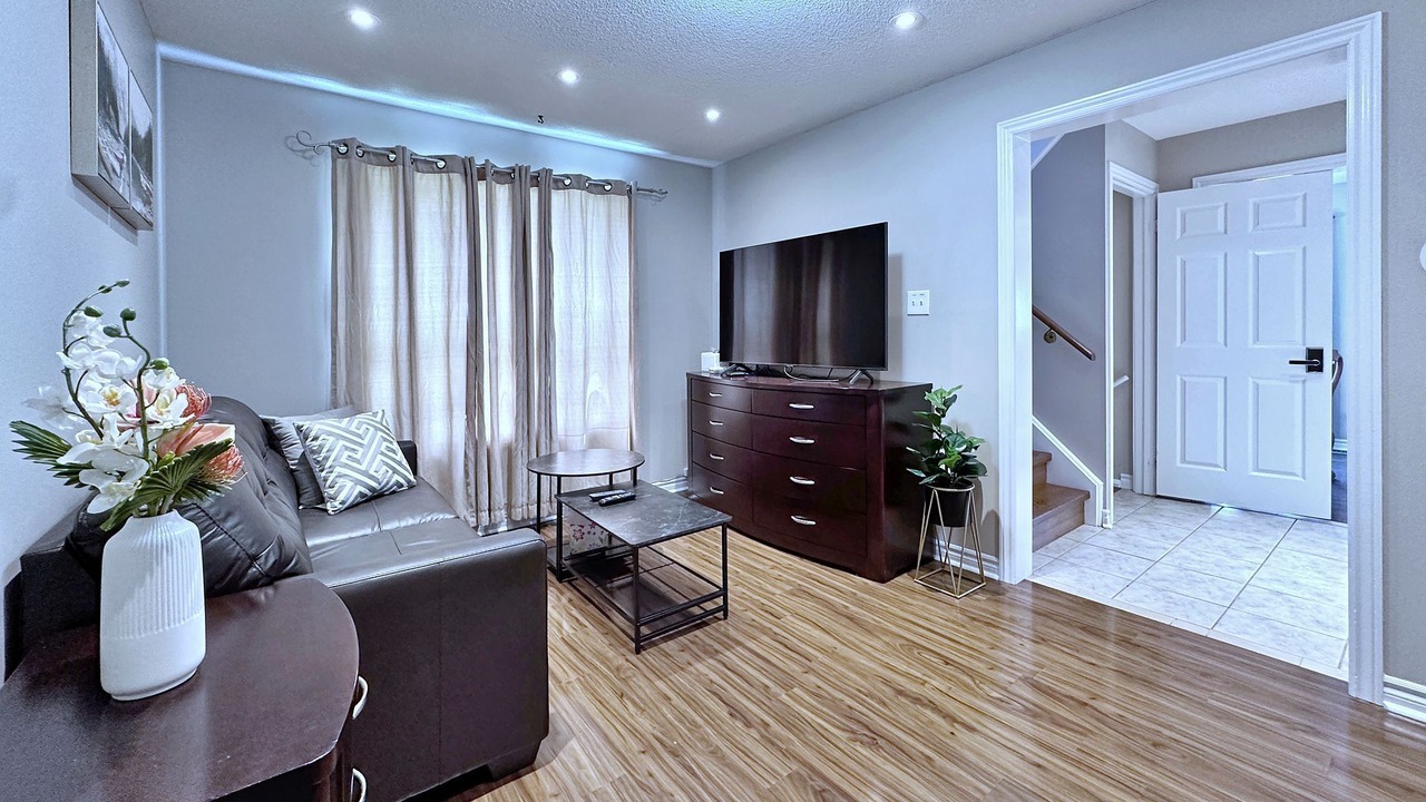 Photo of Livingroom in Barrie