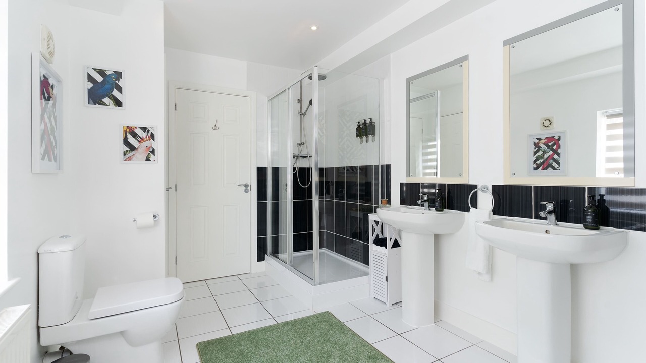 Photo of Bathroom in Glynneath