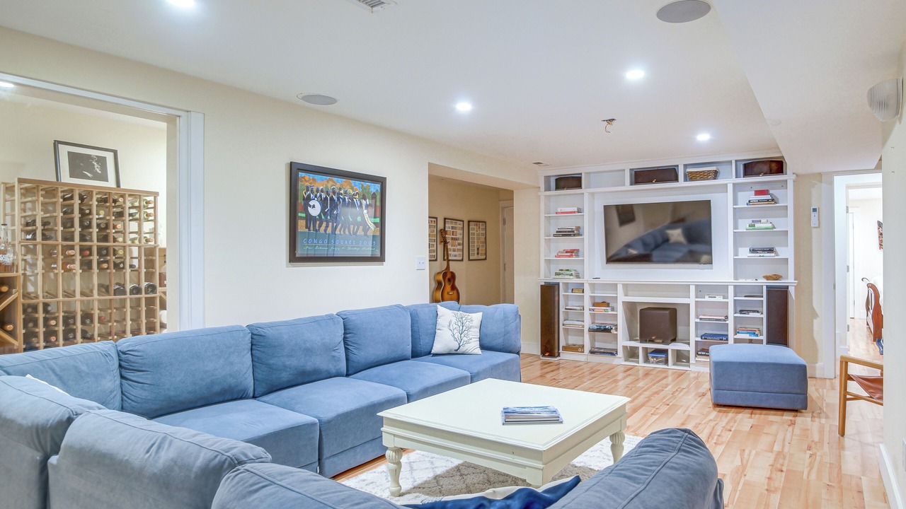 Photo of Others in Dionis