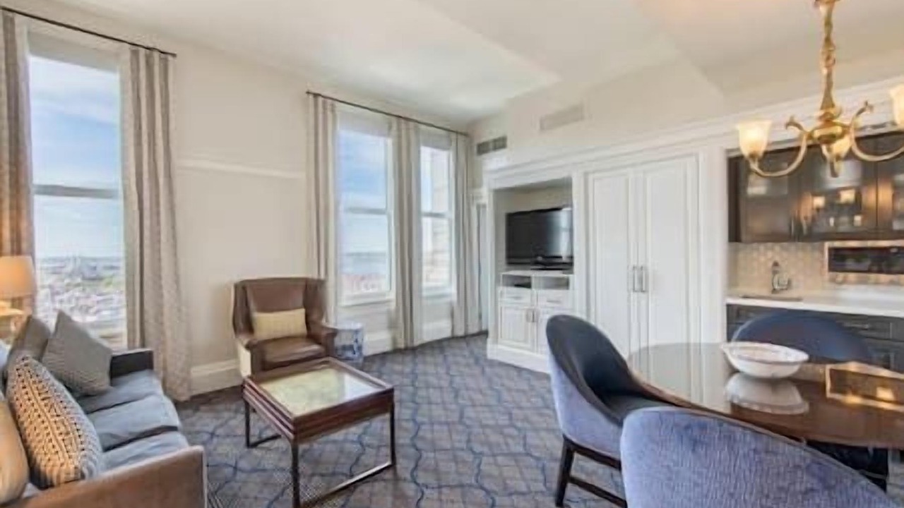 Photo of Livingroom in Downtown Boston