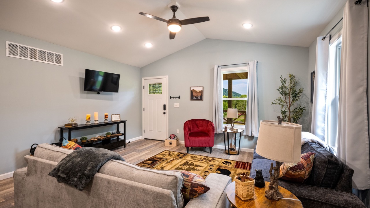 Photo of Livingroom in Clay City