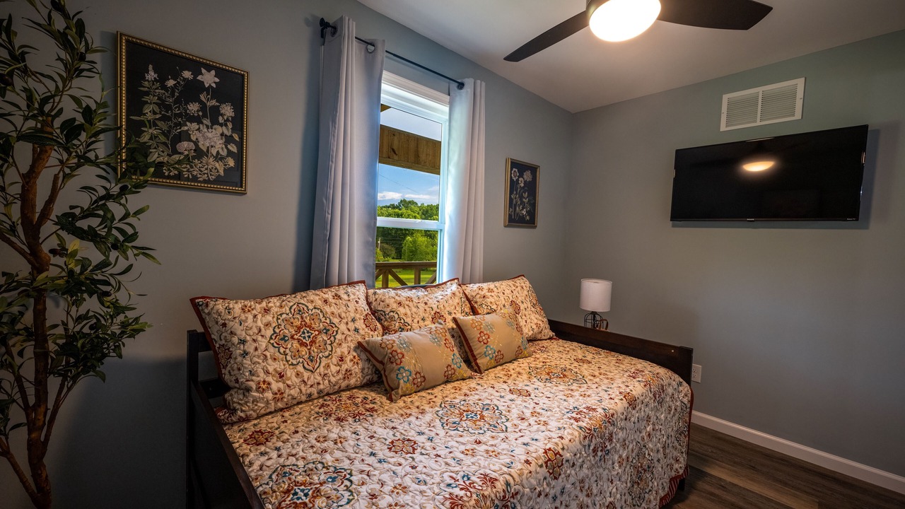 Photo of Bedroom in Clay City