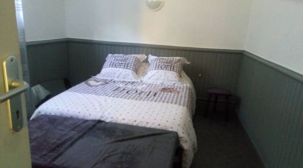 Photo of Bedroom in Besseges