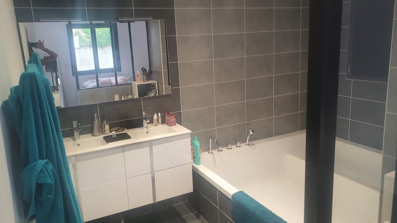 Photo of Bathroom in Juvignac