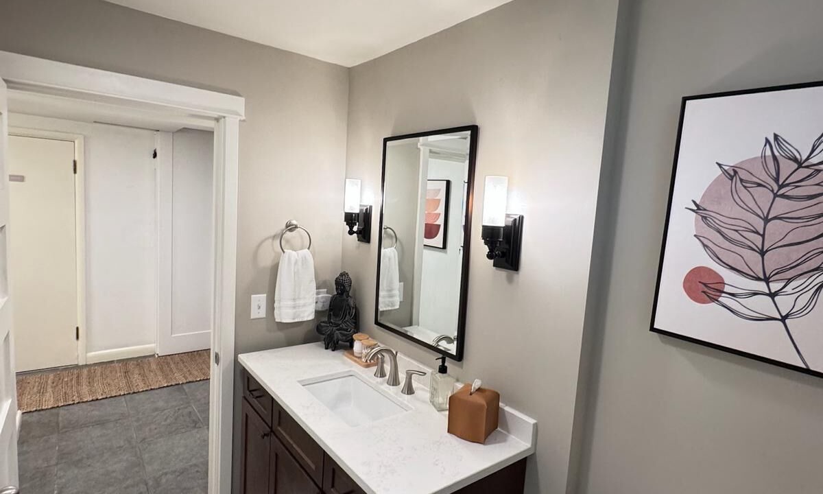 Photo of Bathroom in Linden Hills