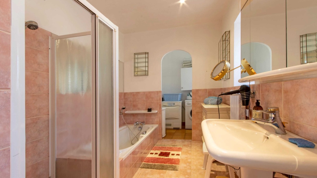 Photo of Bathroom in Saint-Aulaire