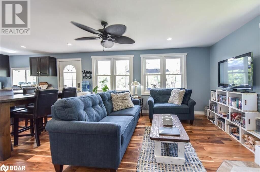 Photo of Livingroom in Big Chute
