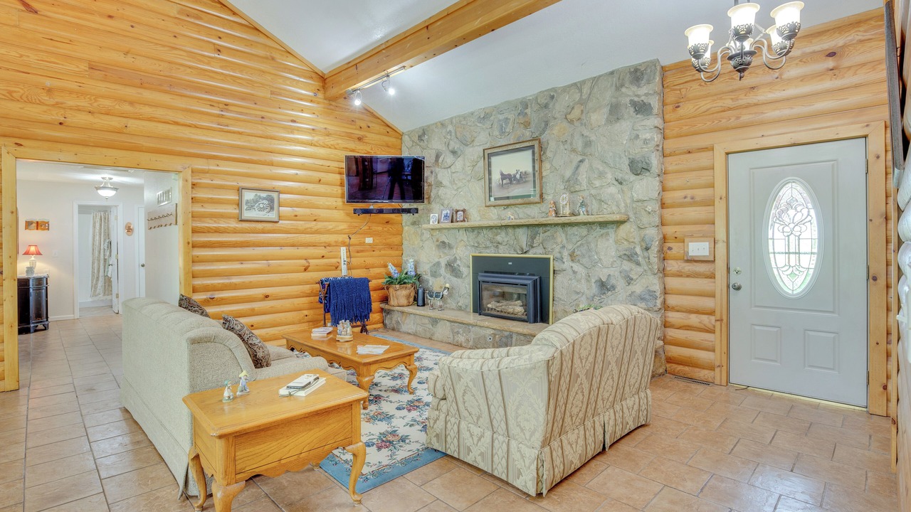 Photo of Livingroom in Cass County